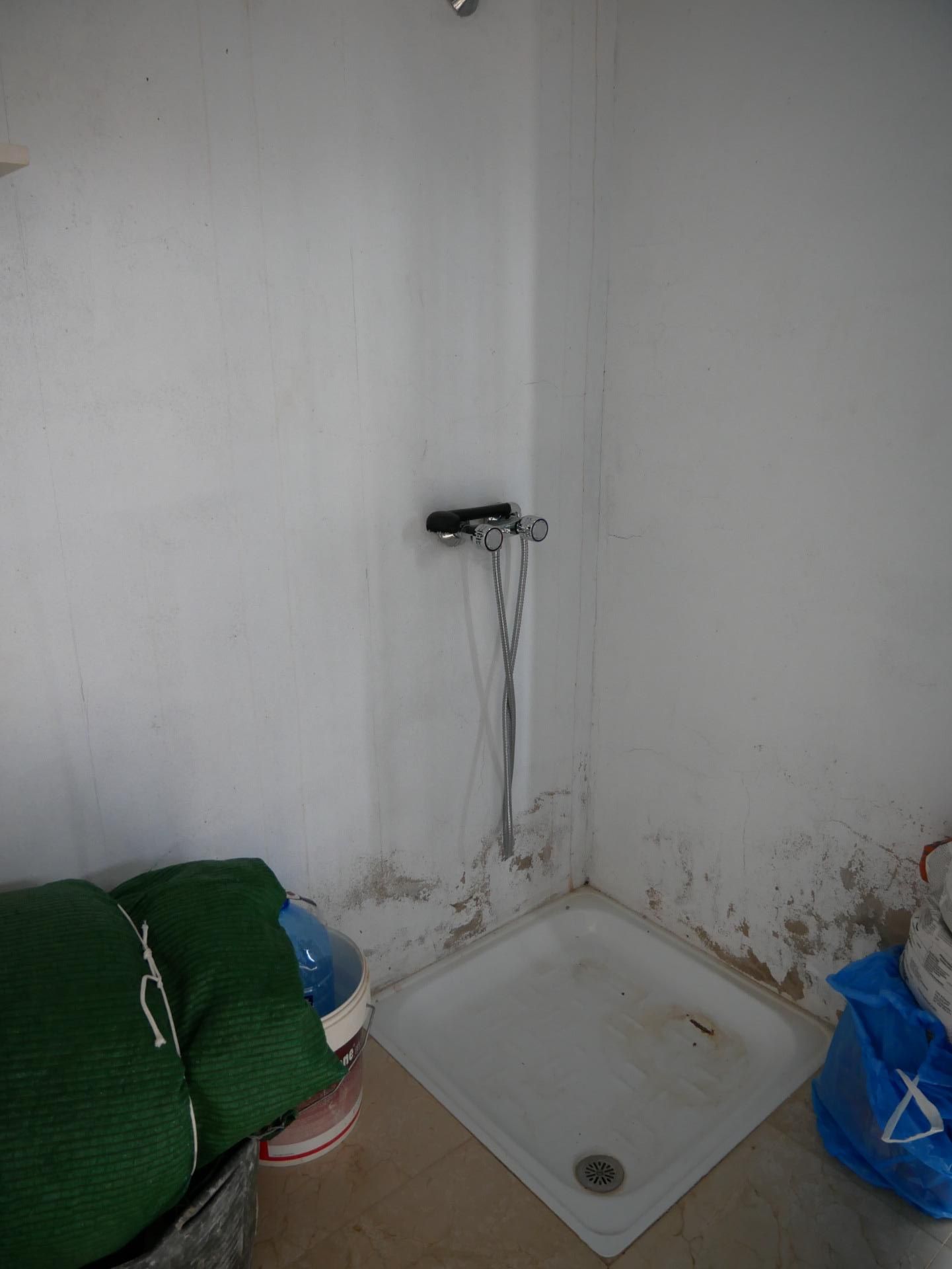 16-40 CASA CON TERRENO EN ZONA EL SALADO, ABANILLA