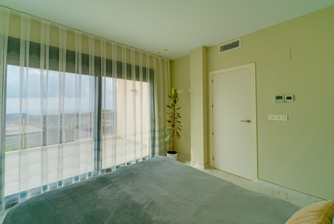 Modern Villa with sea views from all rooms in Balcón de Finestrat