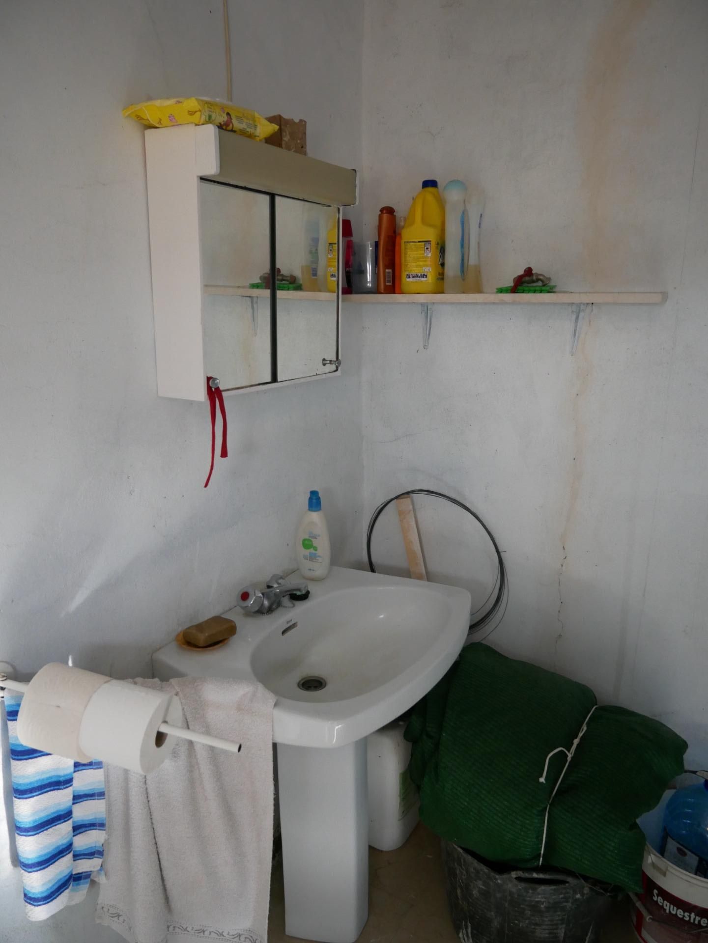 16-41 CASA CON TERRENO EN ZONA EL SALADO, ABANILLA