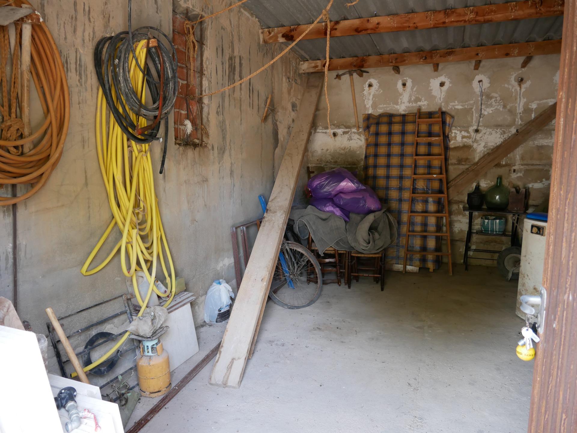 16-42 CASA CON TERRENO EN ZONA EL SALADO, ABANILLA