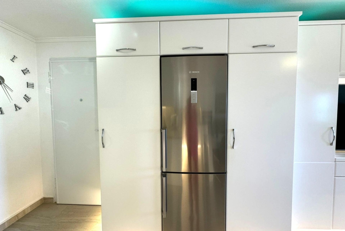 Frontline Penthouse! Renovated in La Torre de la Horadada: Your Ideal Refuge Just Meters from the Se