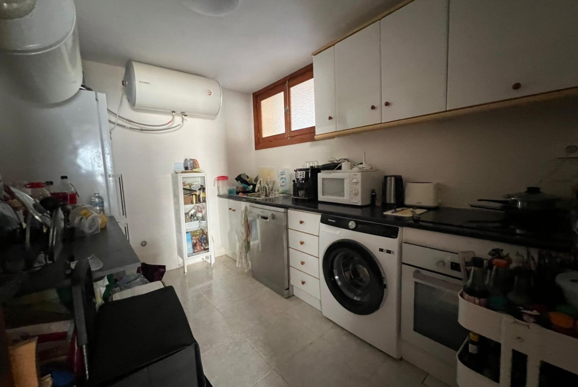 VILLA EN ORIHUELA COSTA A 500 METROS DE LA PLAYA. 4 DORM. 3 BAÑOS. PARCELA 1.145M2.