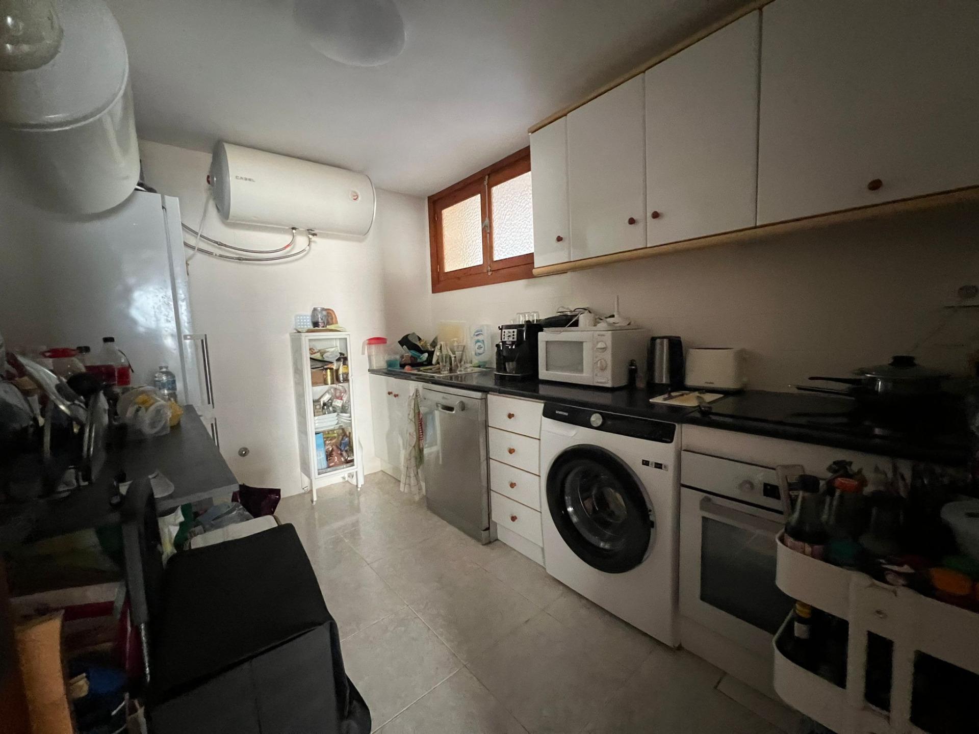 16-44-4 VILLA EN ORIHUELA COSTA A 500 METROS DE LA PLAYA. 4 DORM. 3 BAÑOS. PARCELA 1.145M2.