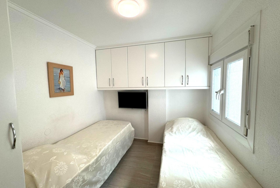 Frontline Penthouse! Renovated in La Torre de la Horadada: Your Ideal Refuge Just Meters from the Se