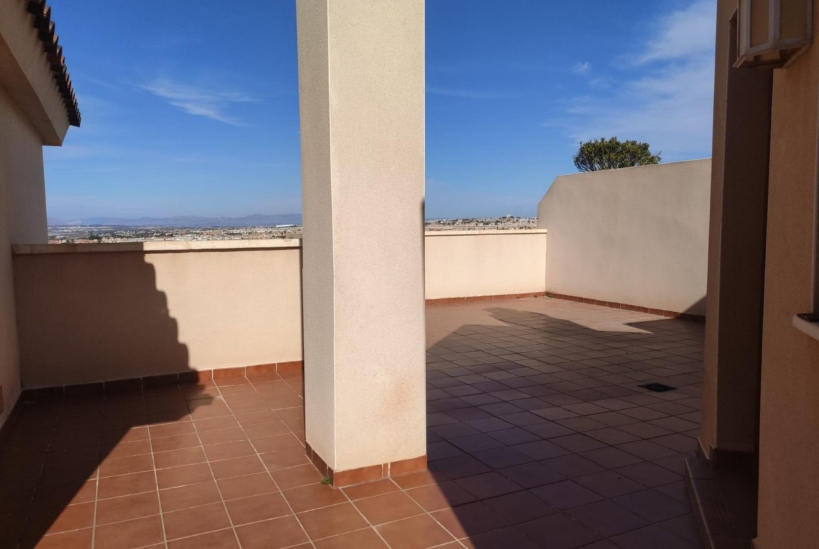 Ático duplex con vistas al mar en Torrevieja.
