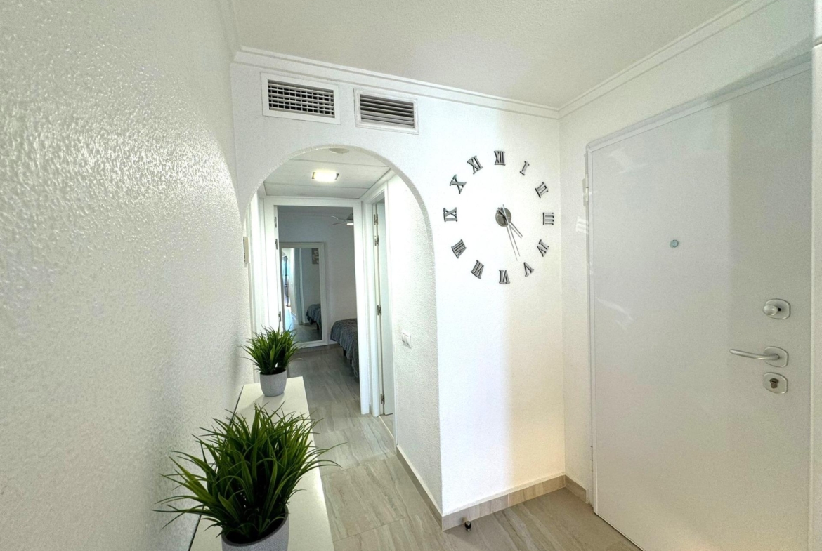 Frontline Penthouse! Renovated in La Torre de la Horadada: Your Ideal Refuge Just Meters from the Se