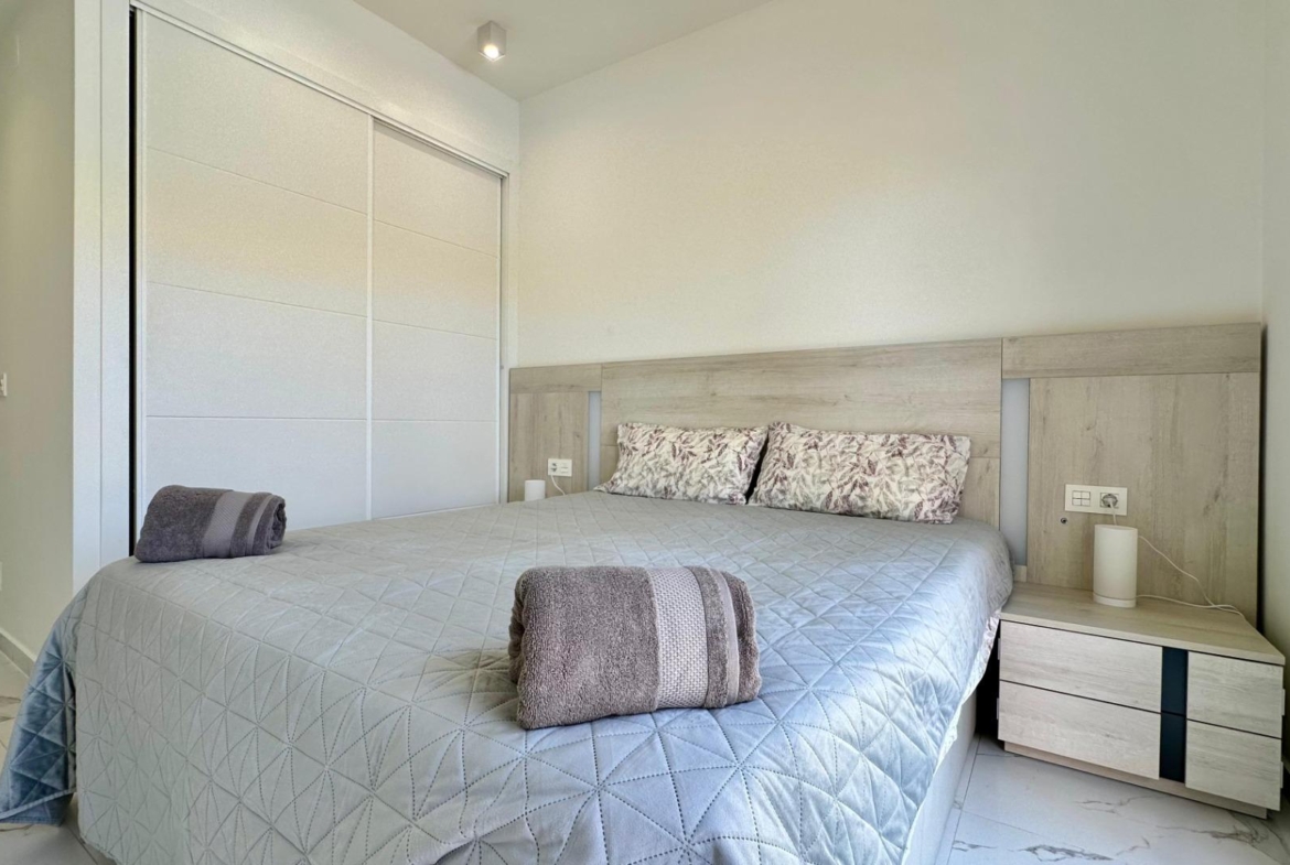 Penthouse met solarium en jacuzzi in de Alegria Village urbanisatie