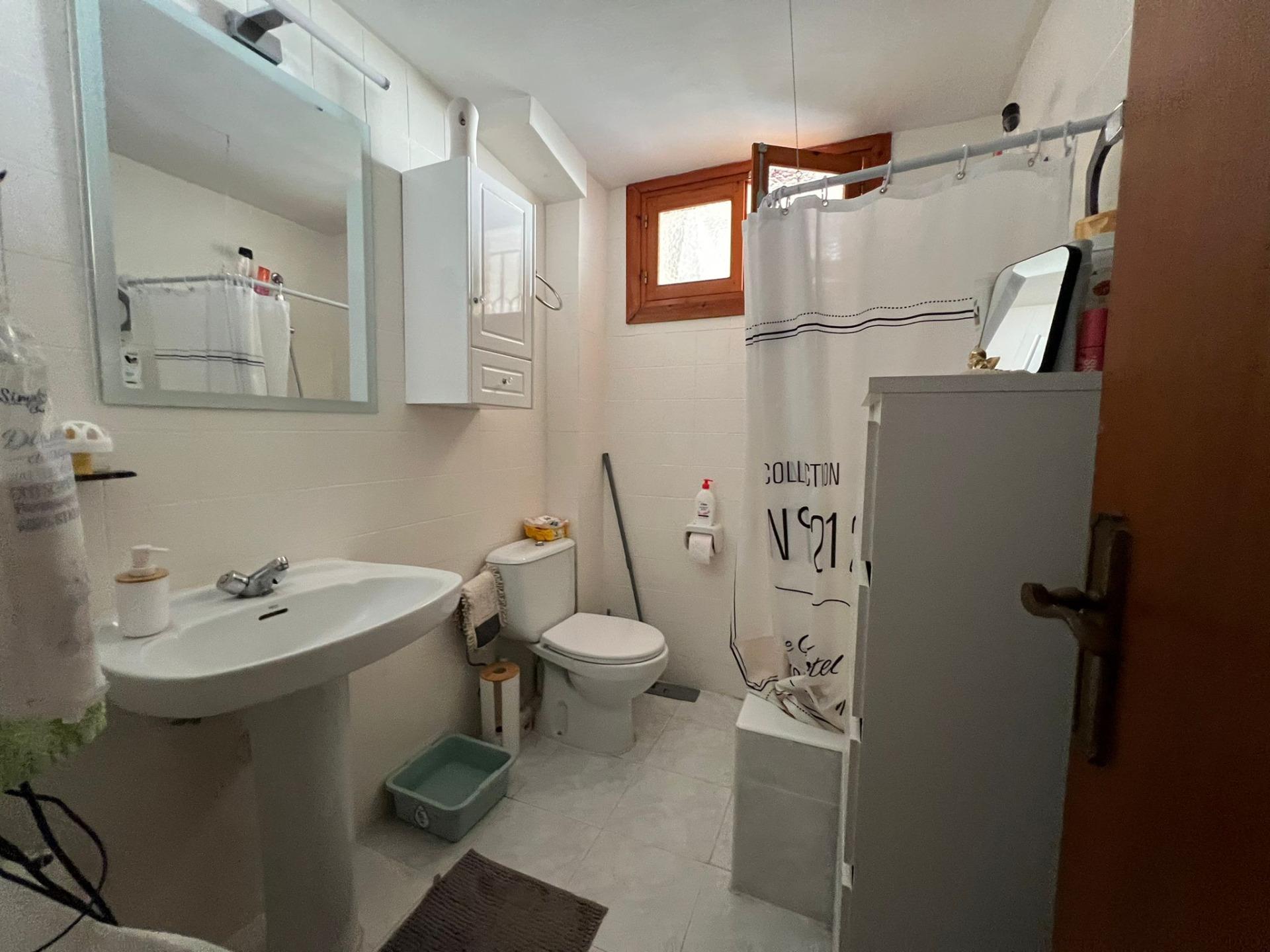 16-50-2 VILLA EN ORIHUELA COSTA A 500 METROS DE LA PLAYA. 4 DORM. 3 BAÑOS. PARCELA 1.145M2.