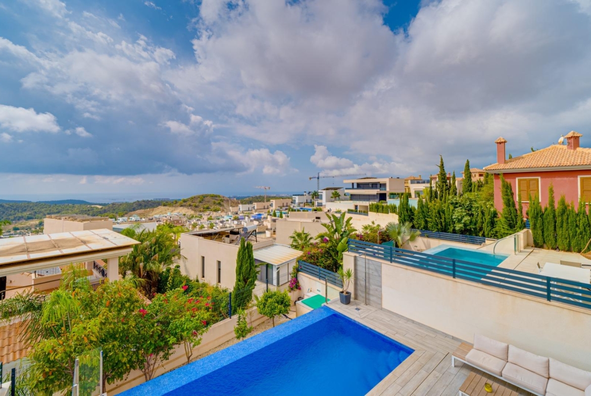 Modern Villa with sea views from all rooms in Balcón de Finestrat