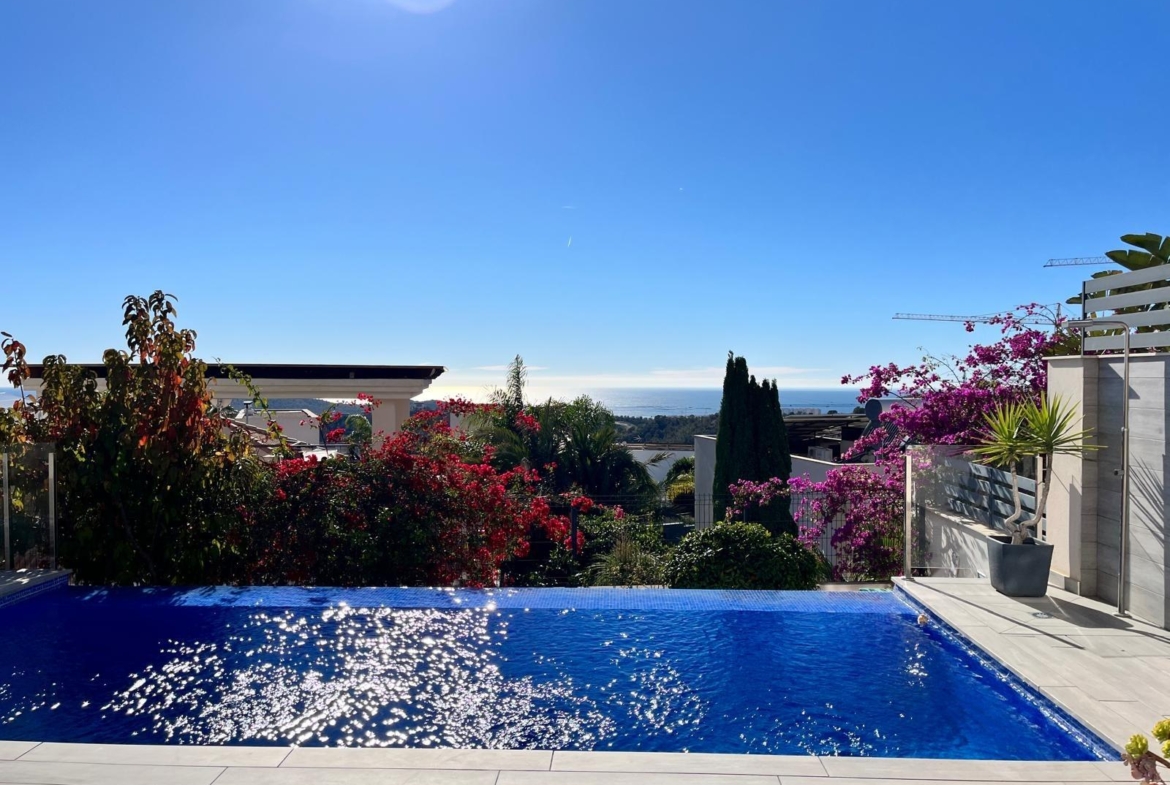Modern Villa with sea views from all rooms in Balcón de Finestrat