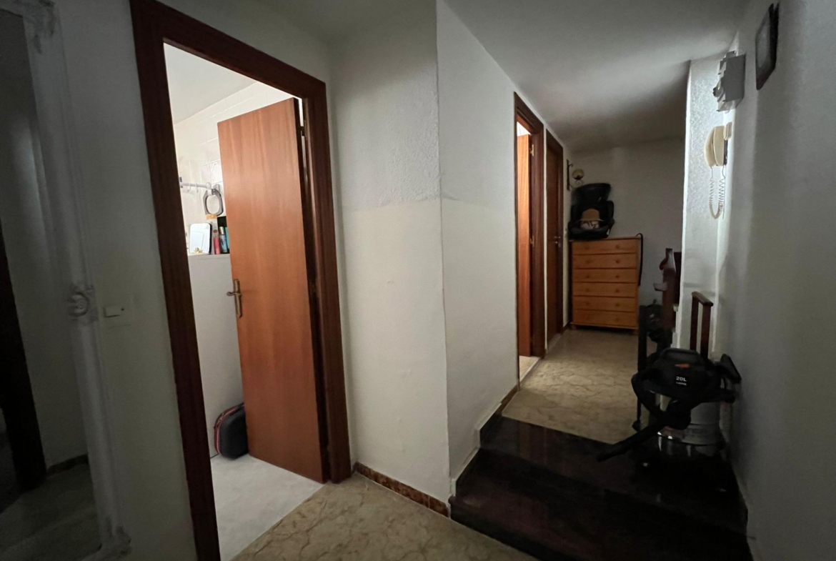 VILLA EN ORIHUELA COSTA A 500 METROS DE LA PLAYA. 4 DORM. 3 BAÑOS. PARCELA 1.145M2.