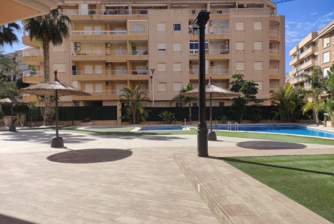 Ático duplex con vistas al mar en Torrevieja.