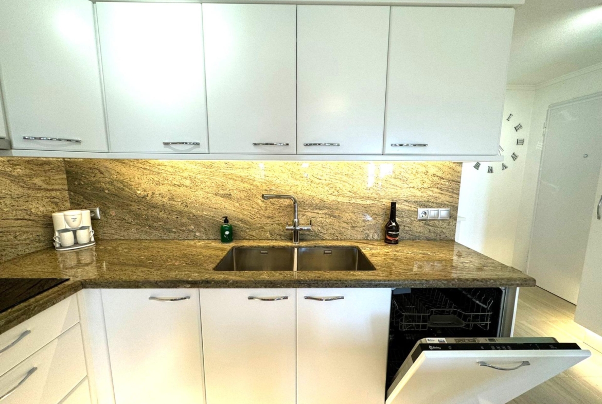 Frontline Penthouse! Renovated in La Torre de la Horadada: Your Ideal Refuge Just Meters from the Se