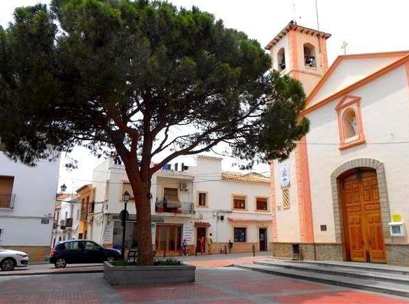 Charming 1 Bedroom Apartment in Prime Location