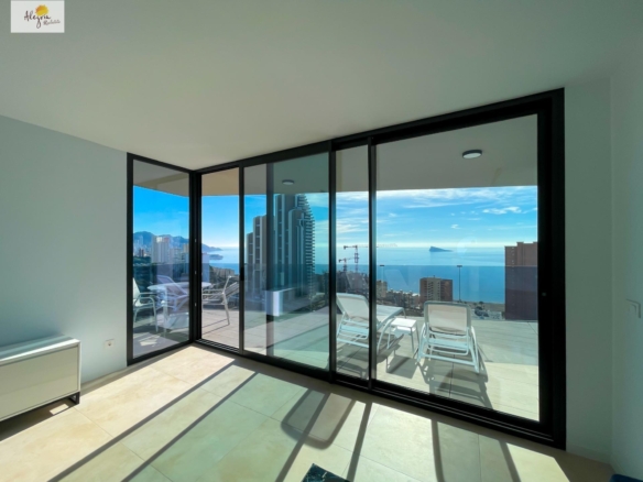 BRAND NEW DESIGN APARTMENT WITH SEA VIEWS ON PONIENTE BEACH, BENIDORM