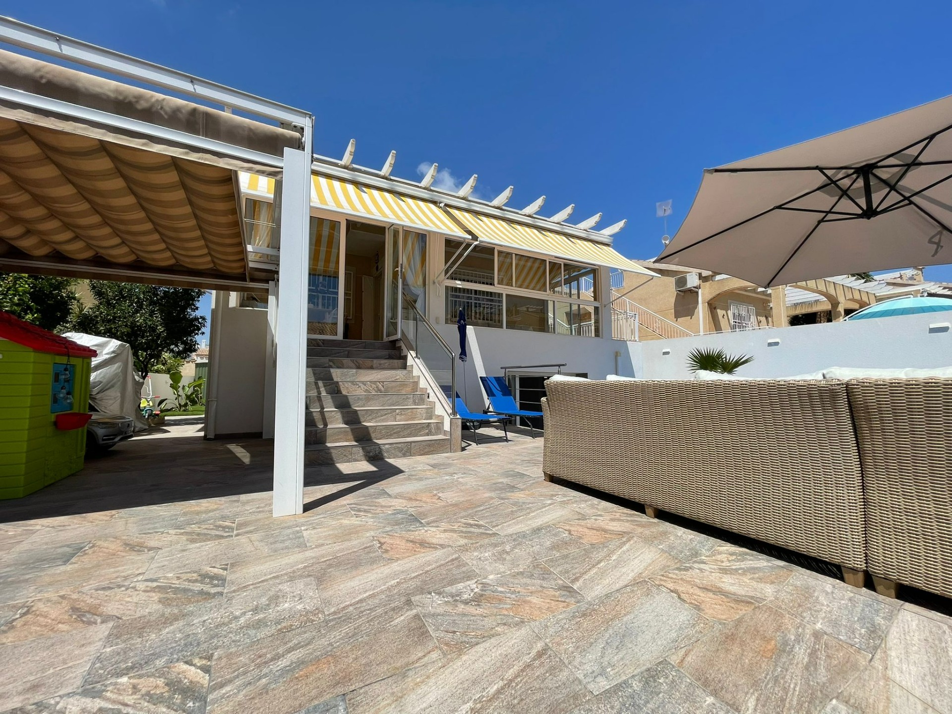 REFORMED HOUSE IN ORIHUELA COSTA! 3 BEDROOMS. BATHROOMS. SAUNA AND PRIVATE POOL.
