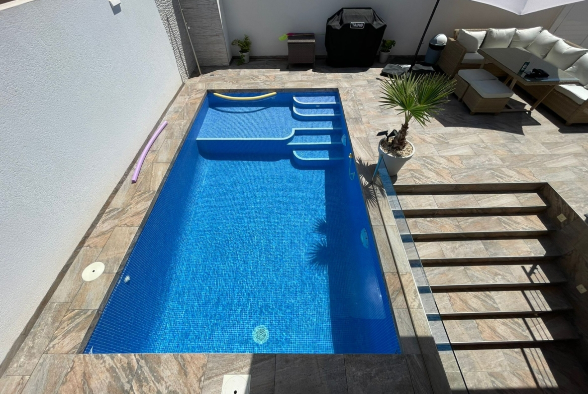 REFORMED HOUSE IN ORIHUELA COSTA! 3 BEDROOMS. BATHROOMS. SAUNA AND PRIVATE POOL.