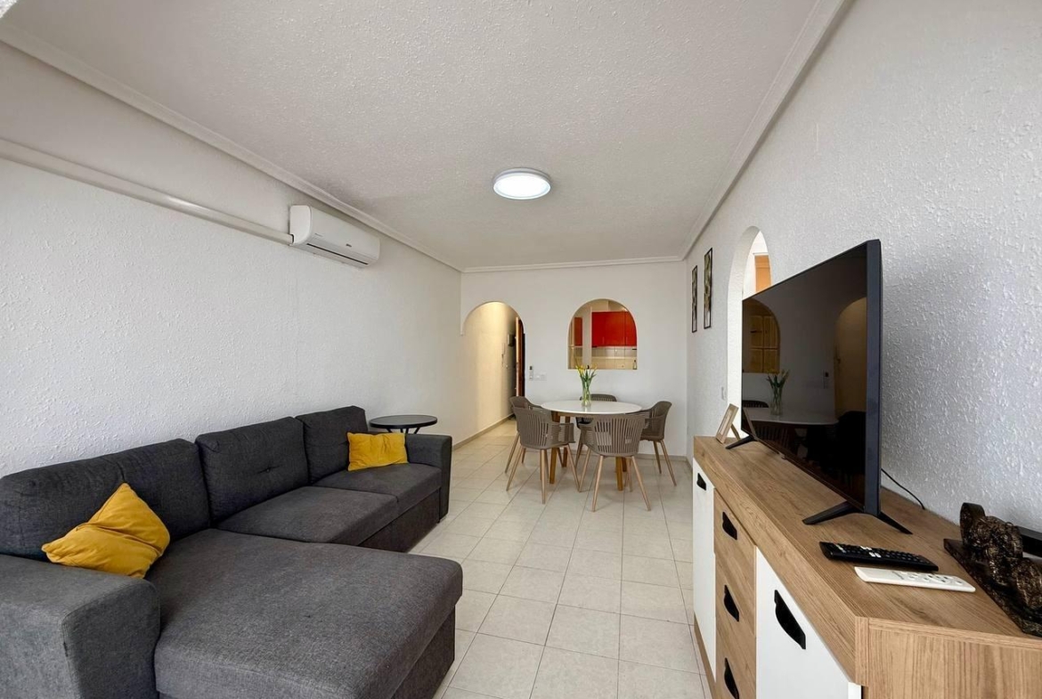 Appartement met 2 slaapkamers, 1 badkamer, 240 m. van het strand en het zwembad