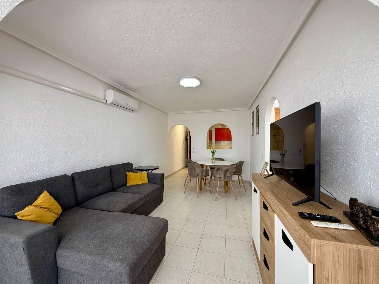 Appartement met 2 slaapkamers, 1 badkamer, 240 m. van het strand en het zwembad
