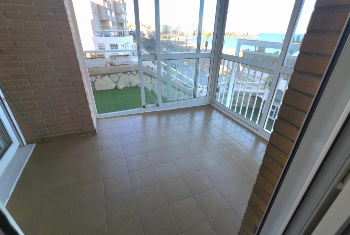 Piso en Primera Línea de Playa Muchavista, El Campello