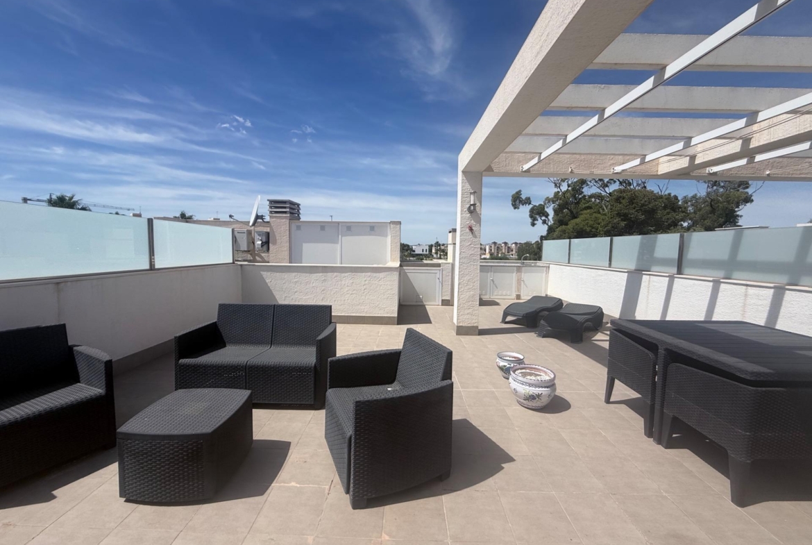 BUNGALOW ALTO OASIS BEACH – EL RASO : 2 HAB, 2 BAÑOS, GARAJE, SOLARIUM