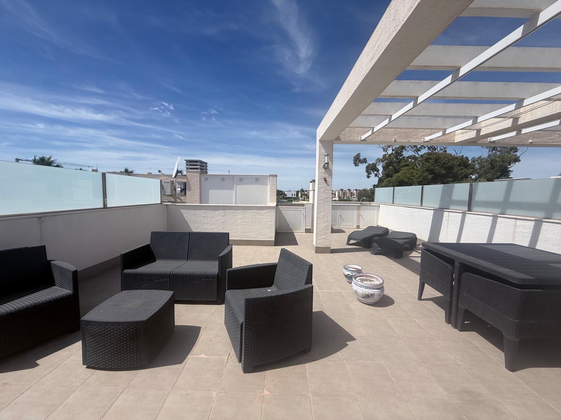 BUNGALOW ALTO OASIS BEACH – EL RASO : 2 HAB, 2 BAÑOS, GARAJE, SOLARIUM