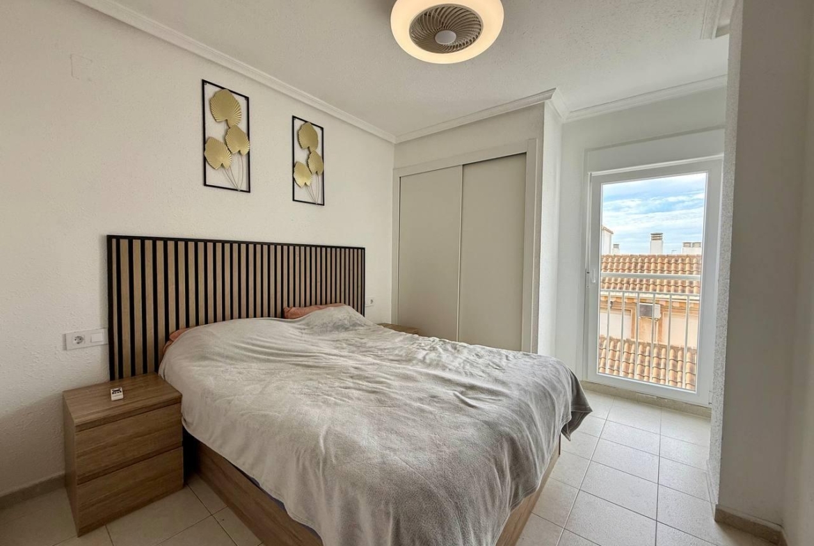 Appartement met 2 slaapkamers, 1 badkamer, 240 m. van het strand en het zwembad