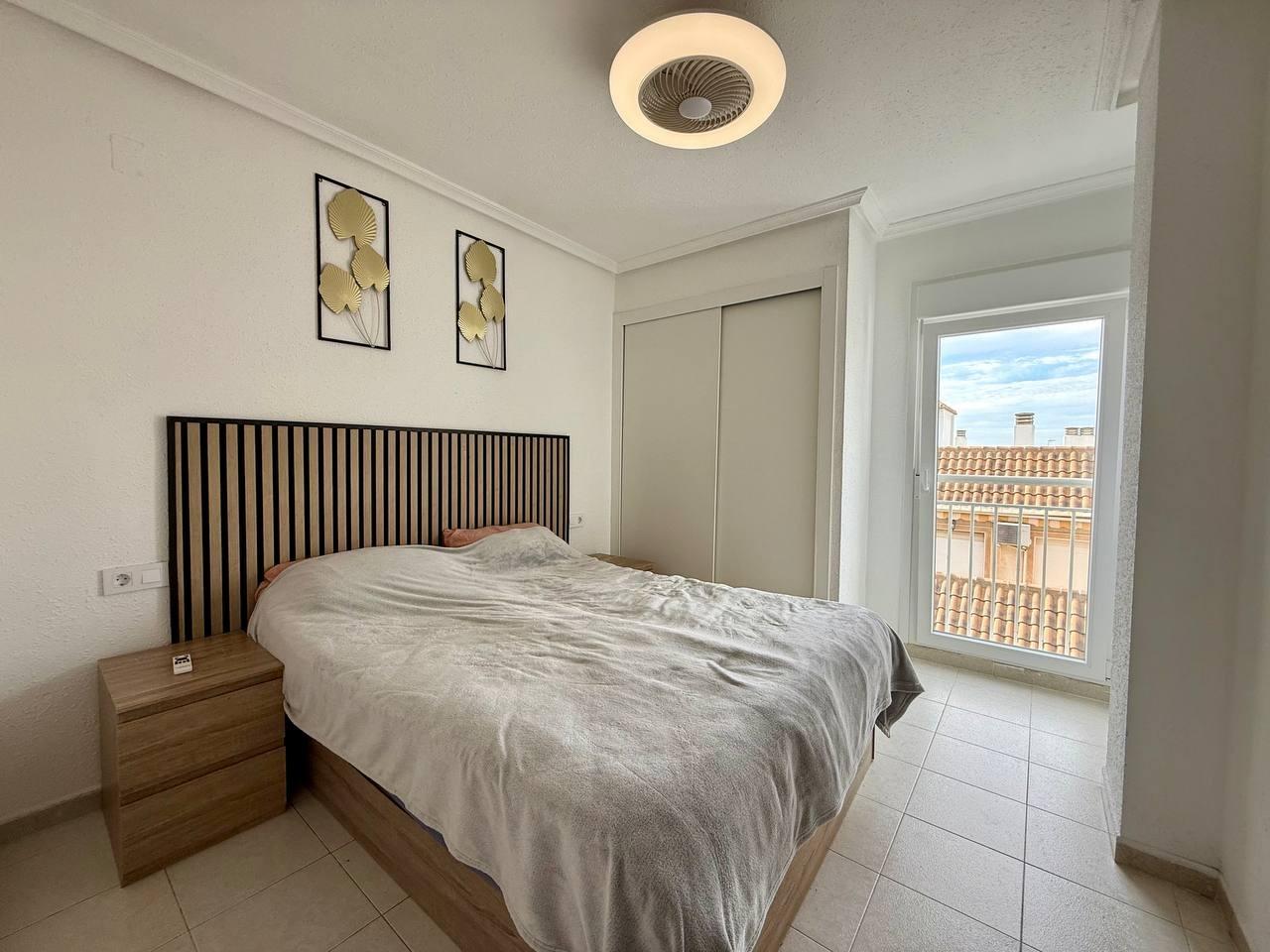 Appartement met 2 slaapkamers, 1 badkamer, 240 m. van het strand en het zwembad