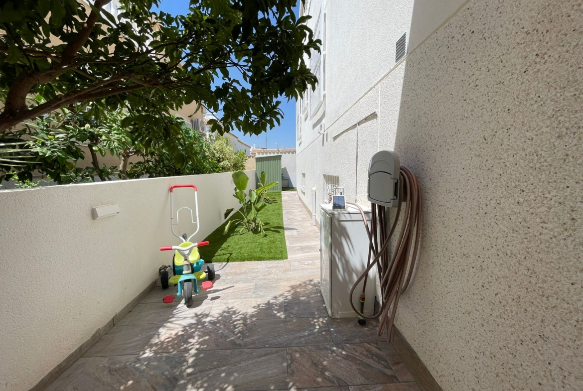 REFORMED HOUSE IN ORIHUELA COSTA! 3 BEDROOMS. BATHROOMS. SAUNA AND PRIVATE POOL.