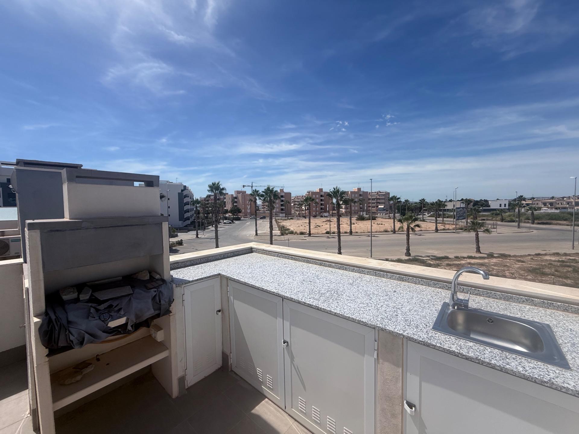 BUNGALOW ALTO OASIS BEACH – EL RASO : 2 HAB, 2 BAÑOS, GARAJE, SOLARIUM