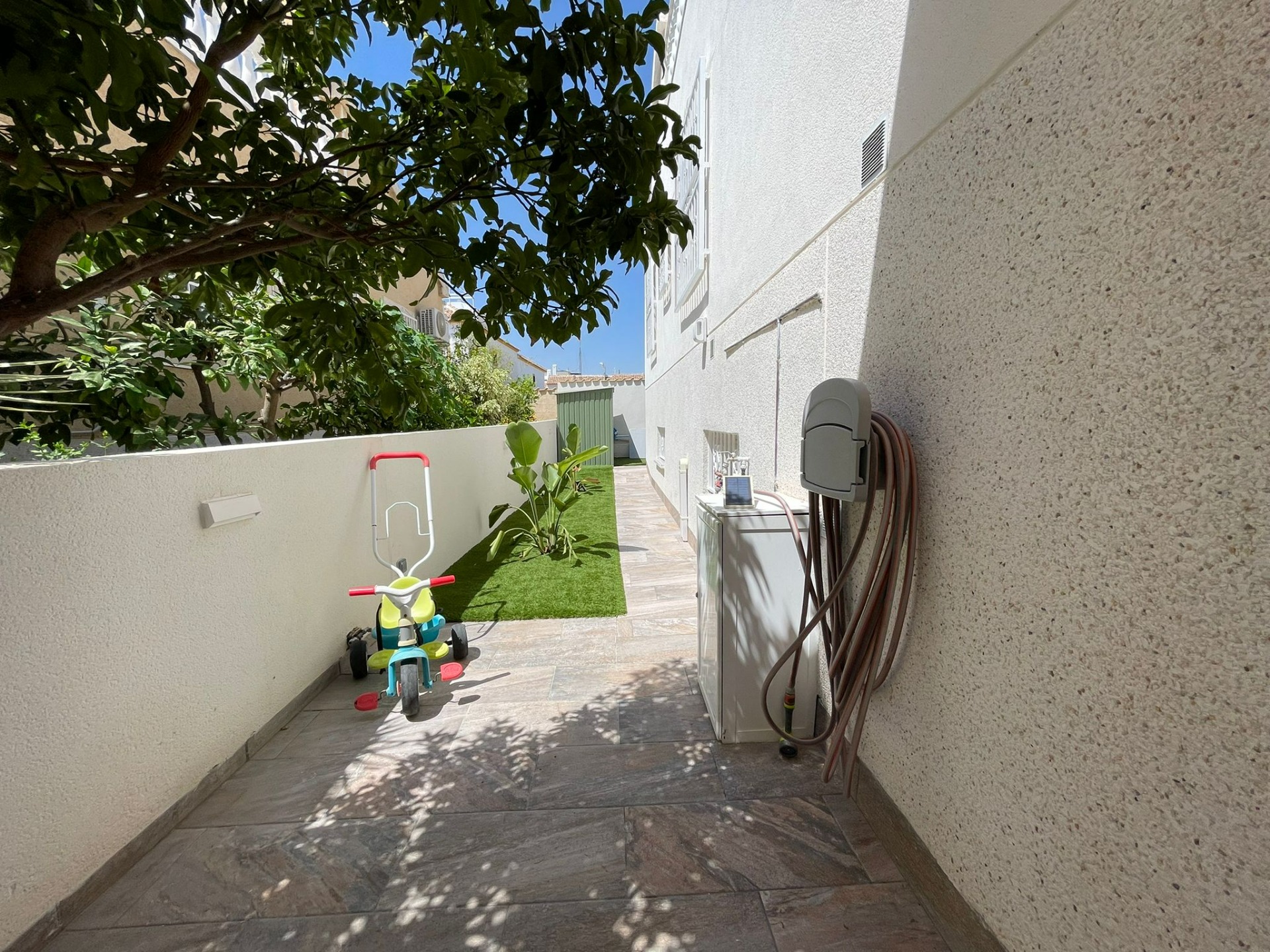 REFORMED HOUSE IN ORIHUELA COSTA! 3 BEDROOMS. BATHROOMS. SAUNA AND PRIVATE POOL.