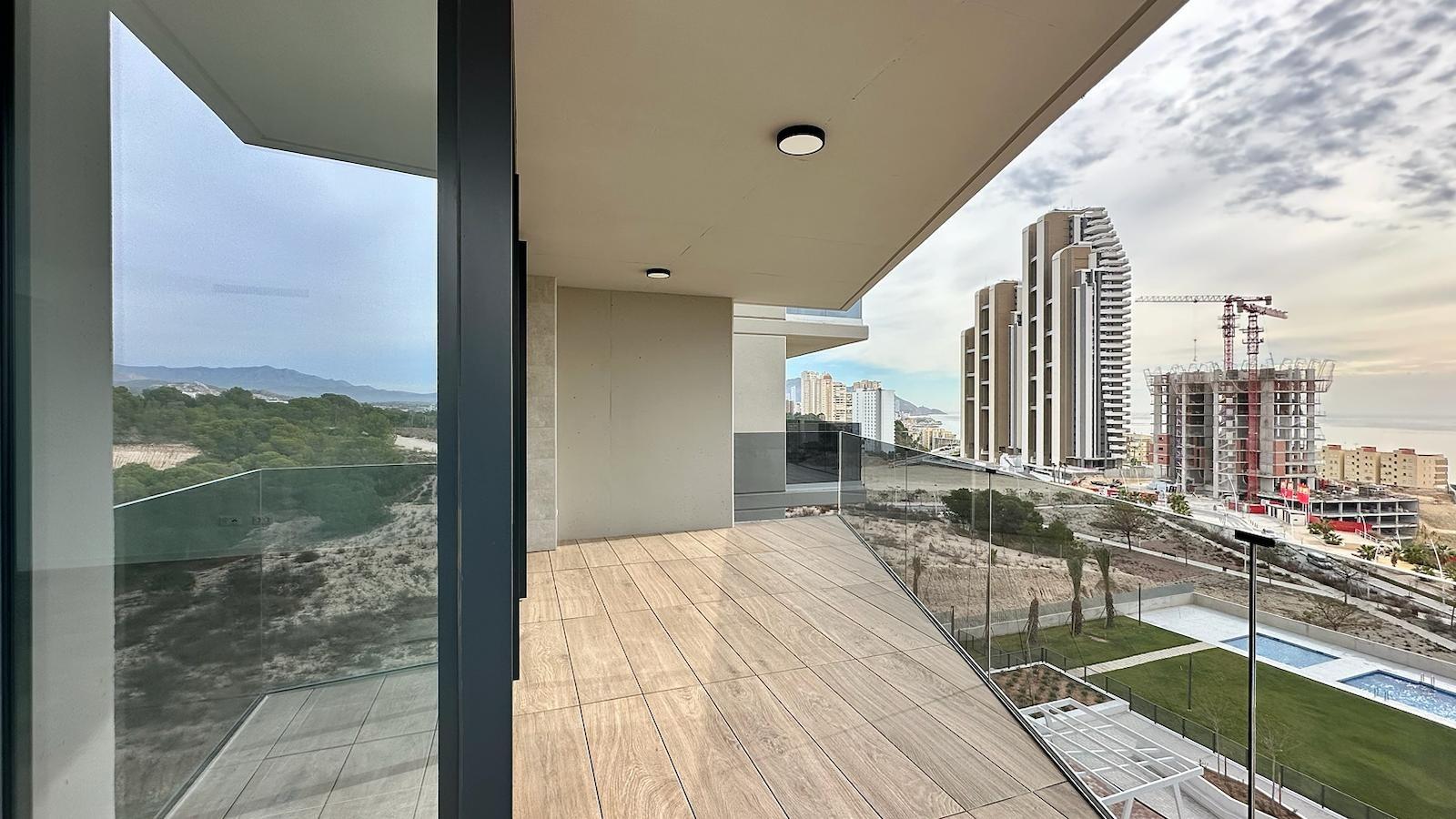 17-14-1 BRAND NIEUW ONTWERP-APPARTEMENT MET ZEEZICHTEN OP PONIËNTE BEACH, BENIDORM