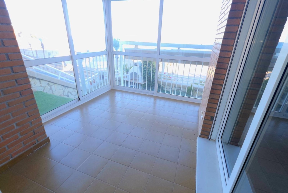 Piso en Primera Línea de Playa Muchavista, El Campello