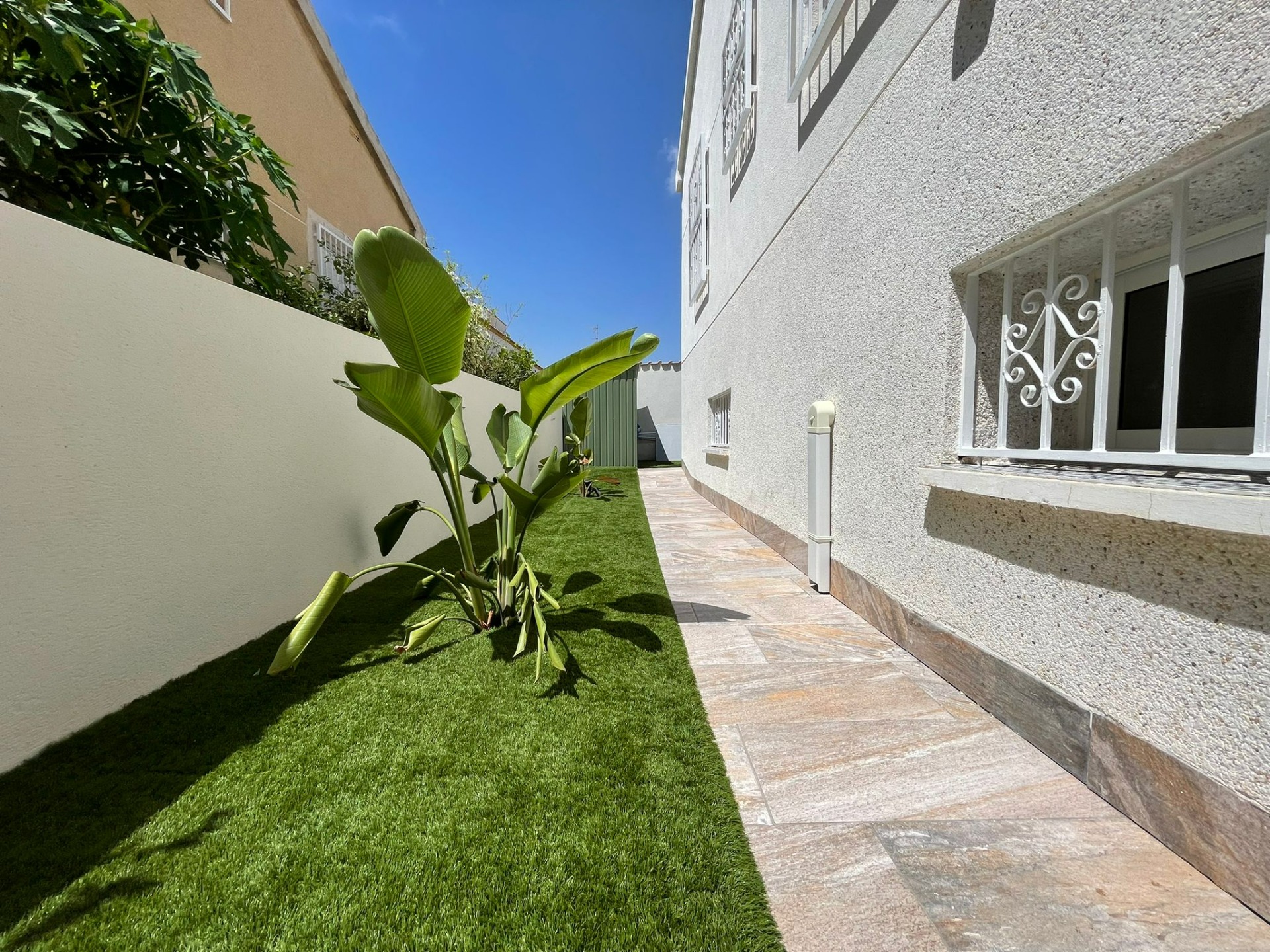 REFORMED HOUSE IN ORIHUELA COSTA! 3 BEDROOMS. BATHROOMS. SAUNA AND PRIVATE POOL.