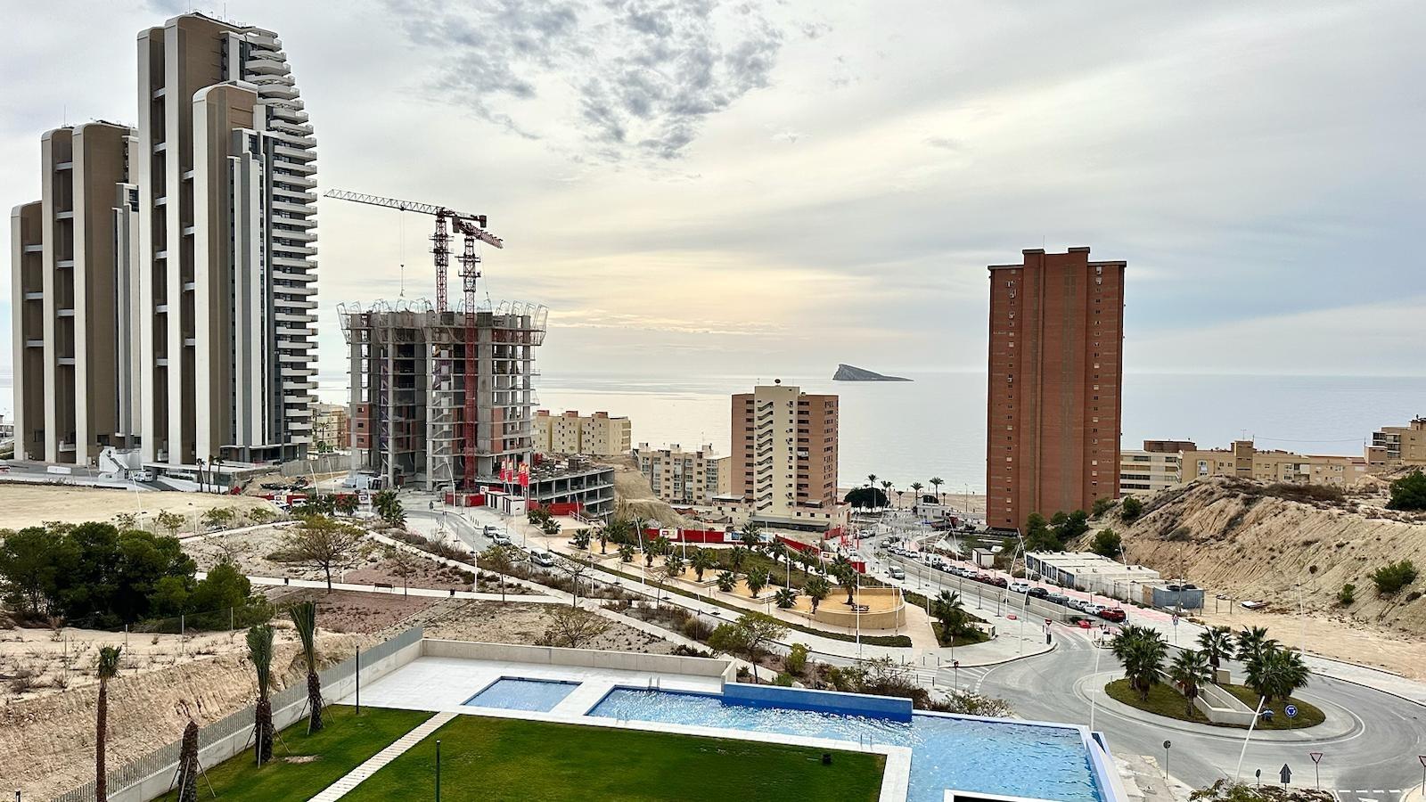 17-16-1 BRAND NIEUW ONTWERP-APPARTEMENT MET ZEEZICHTEN OP PONIËNTE BEACH, BENIDORM
