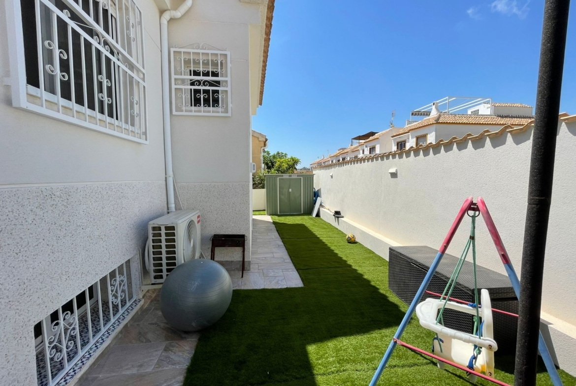 REFORMED HOUSE IN ORIHUELA COSTA! 3 BEDROOMS. BATHROOMS. SAUNA AND PRIVATE POOL.