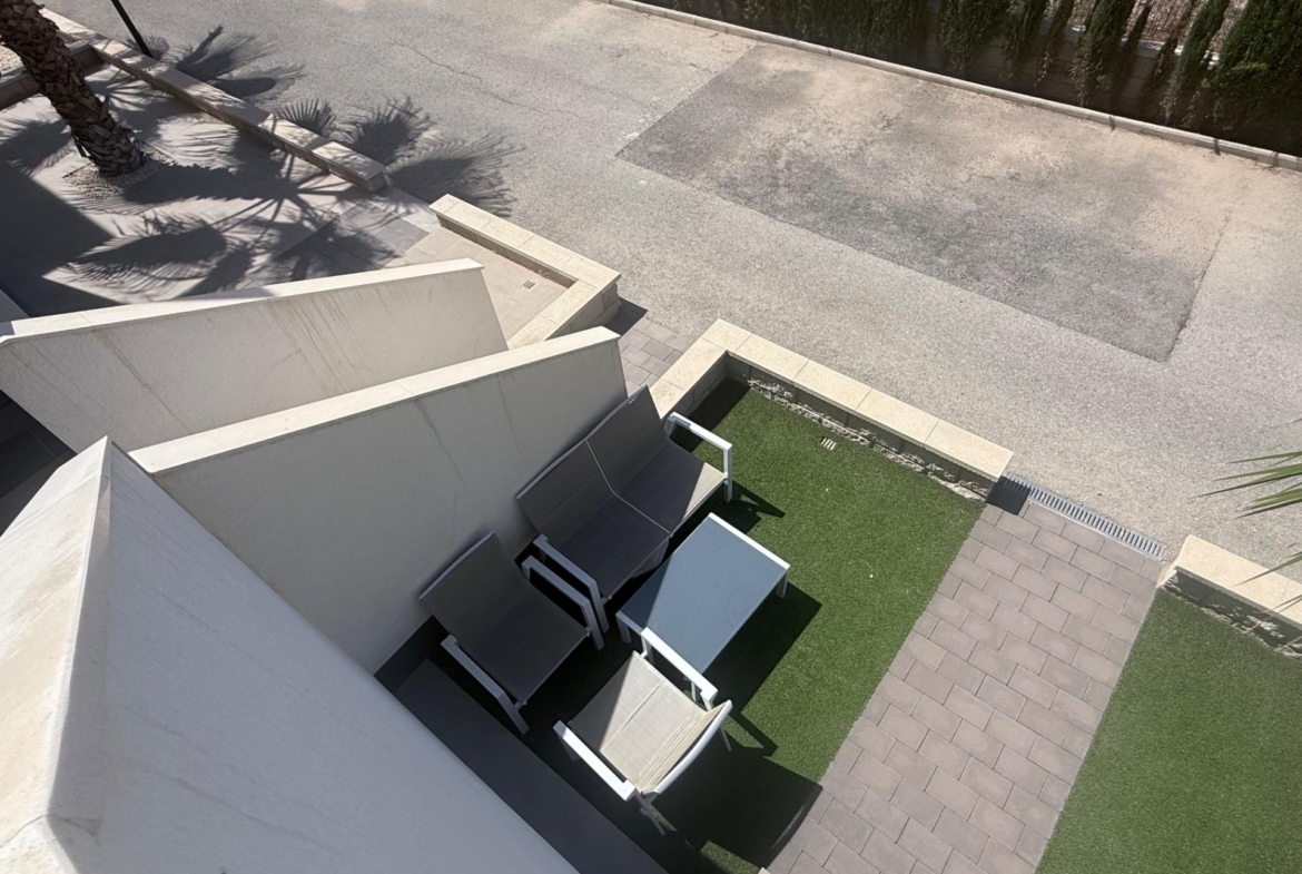 BUNGALOW ALTO OASIS BEACH – EL RASO : 2 HAB, 2 BAÑOS, GARAJE, SOLARIUM
