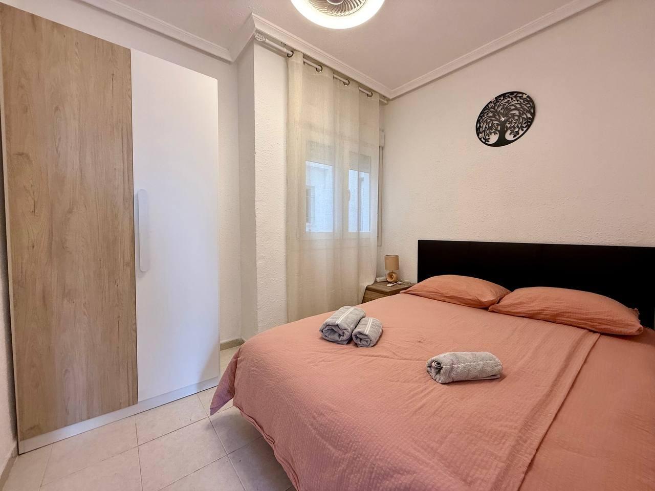 Appartement met 2 slaapkamers, 1 badkamer, 240 m. van het strand en het zwembad