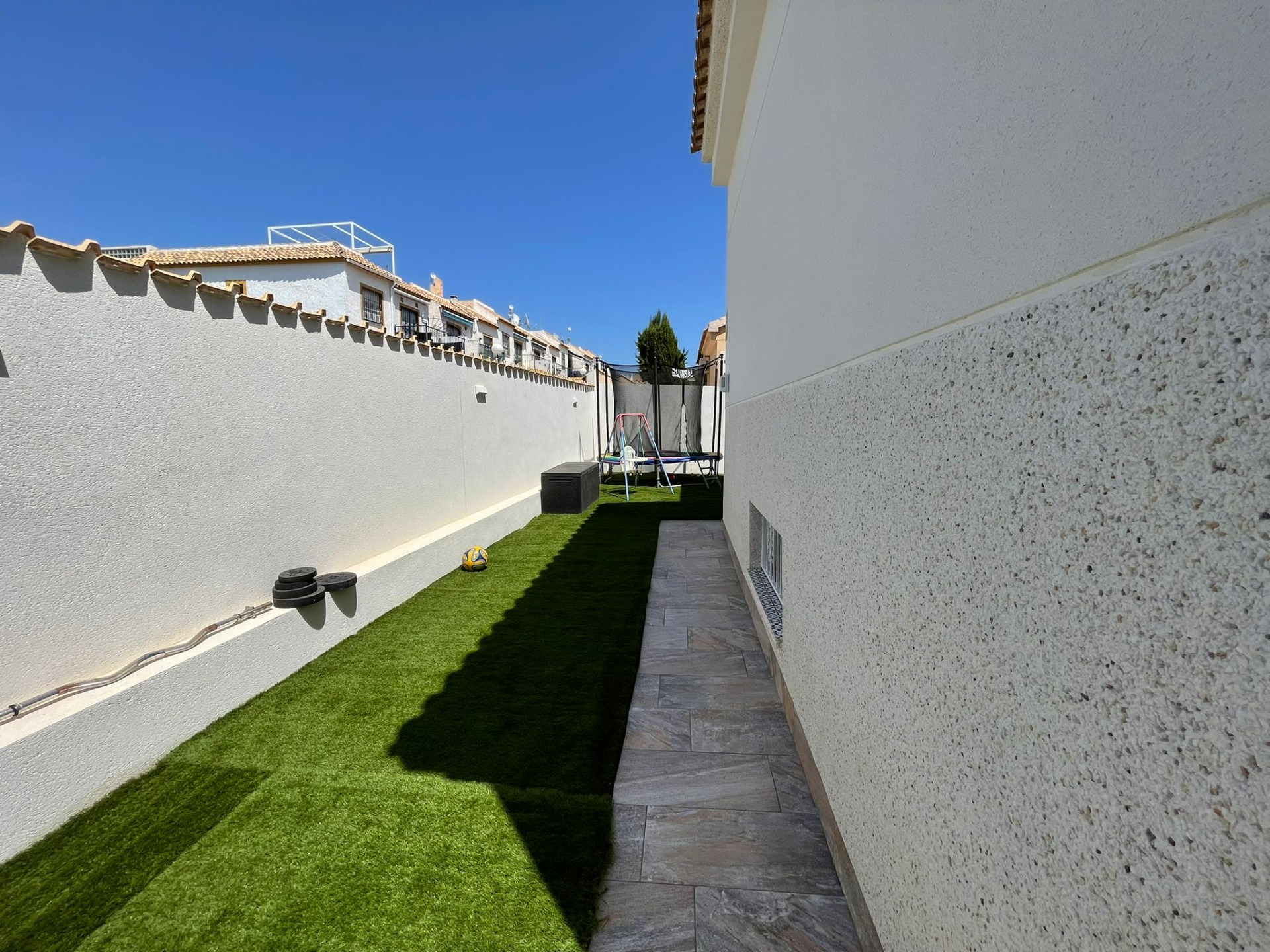 REFORMED HOUSE IN ORIHUELA COSTA! 3 BEDROOMS. BATHROOMS. SAUNA AND PRIVATE POOL.