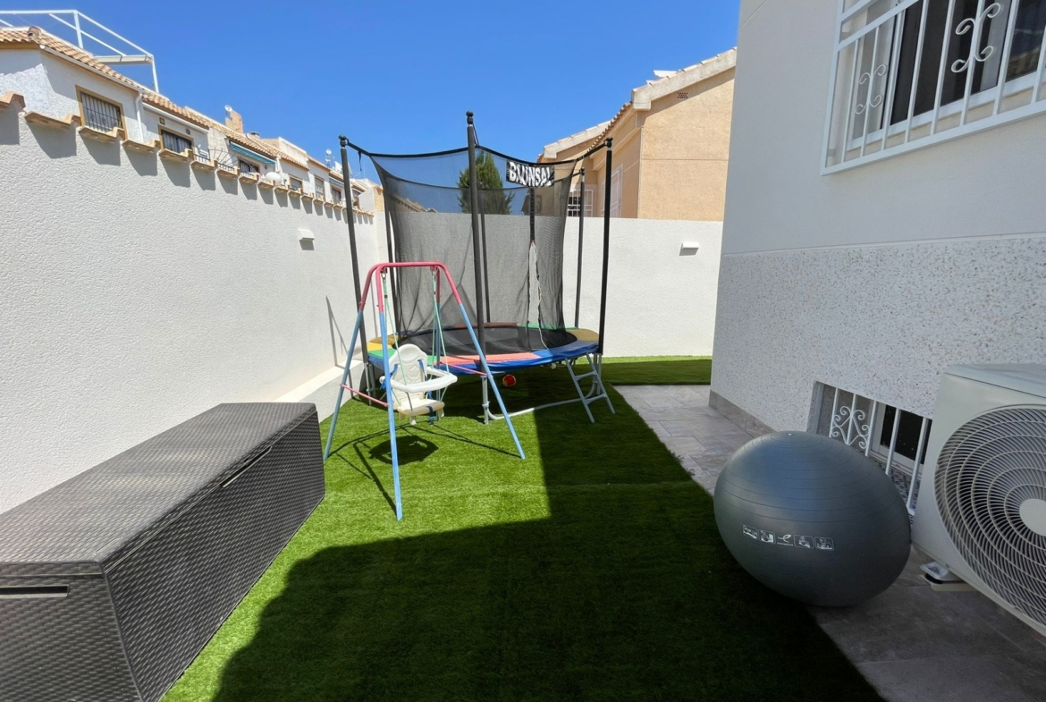 REFORMED HOUSE IN ORIHUELA COSTA! 3 BEDROOMS. BATHROOMS. SAUNA AND PRIVATE POOL.