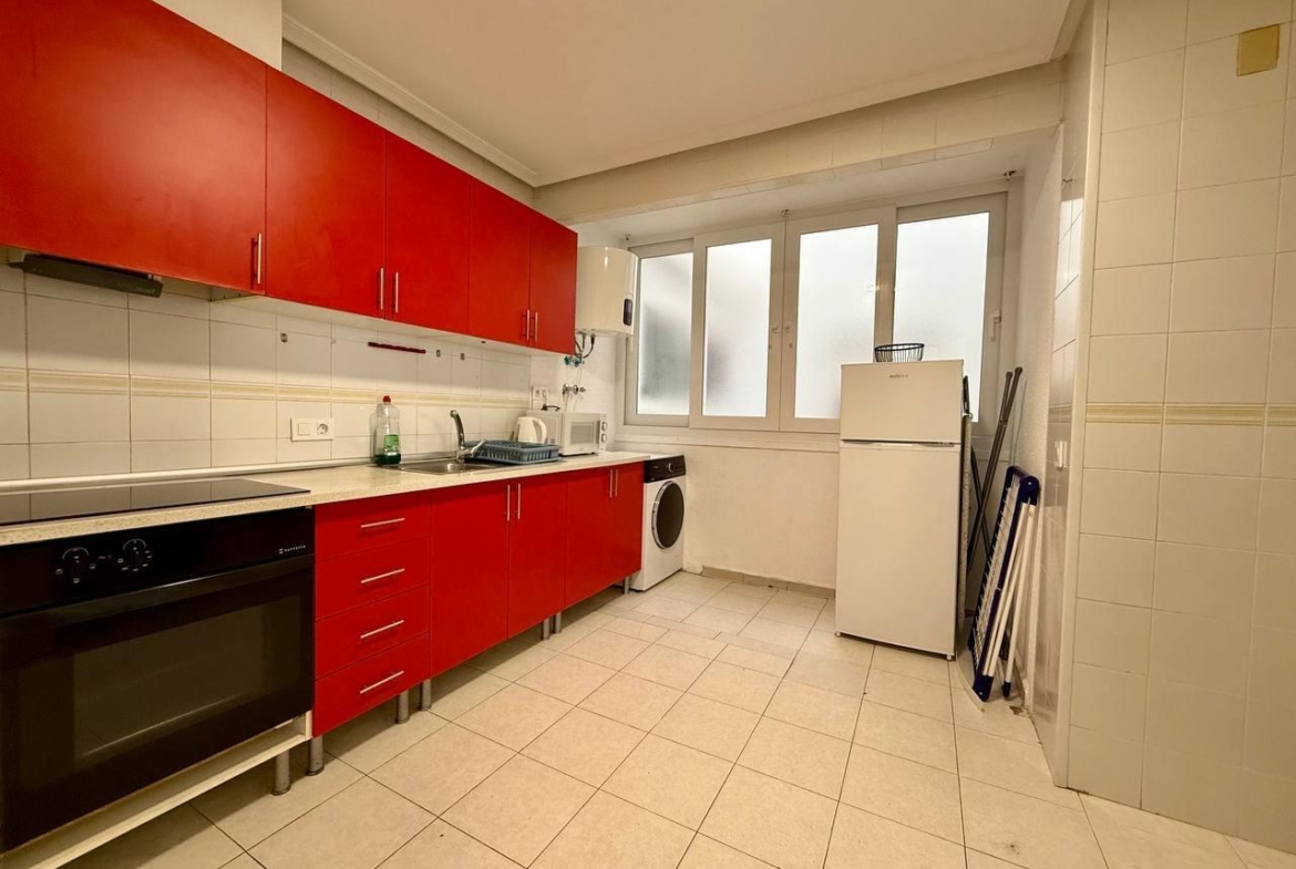 Appartement met 2 slaapkamers, 1 badkamer, 240 m. van het strand en het zwembad