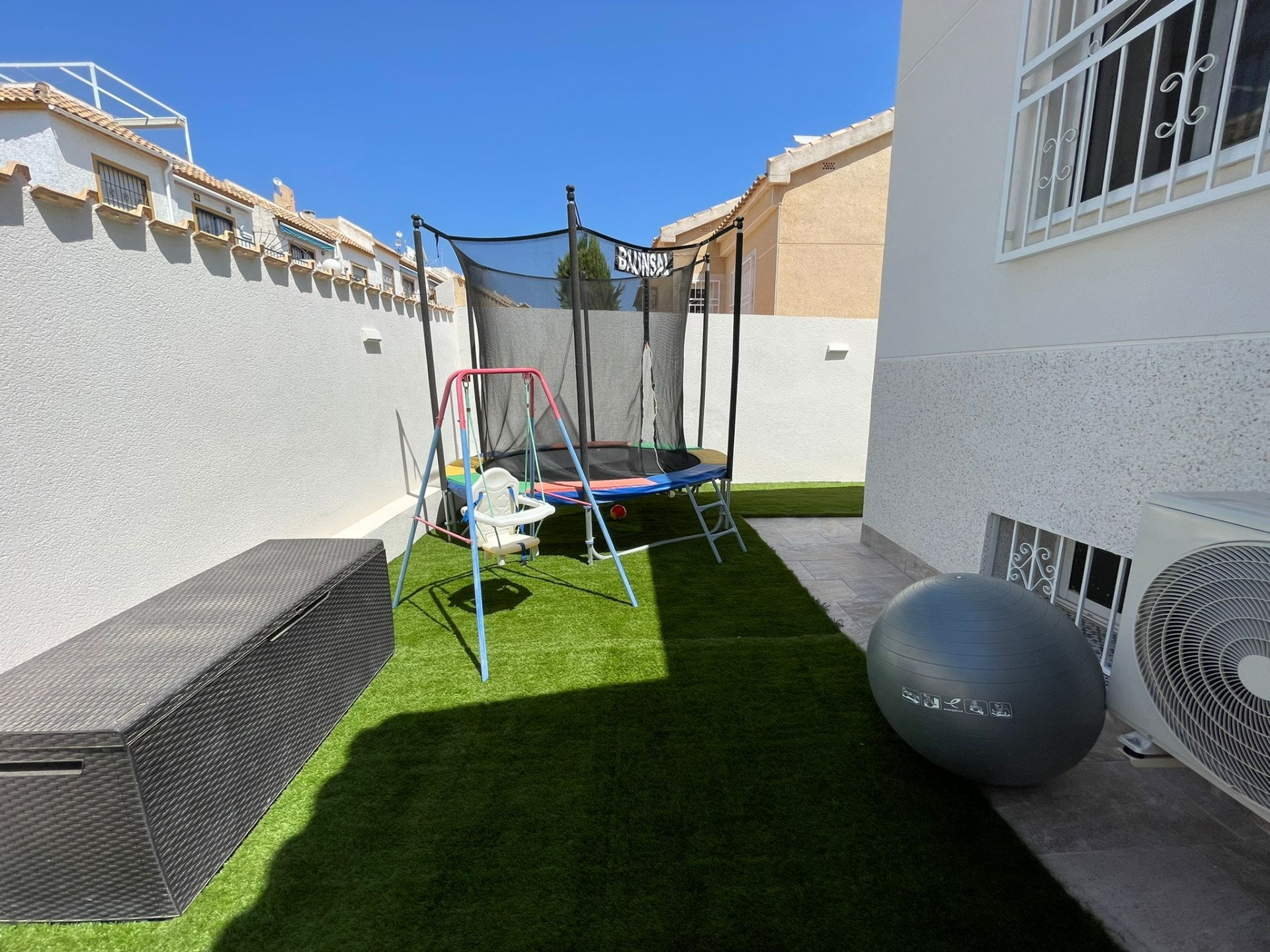 REFORMED HOUSE IN ORIHUELA COSTA! 3 BEDROOMS. BATHROOMS. SAUNA AND PRIVATE POOL.