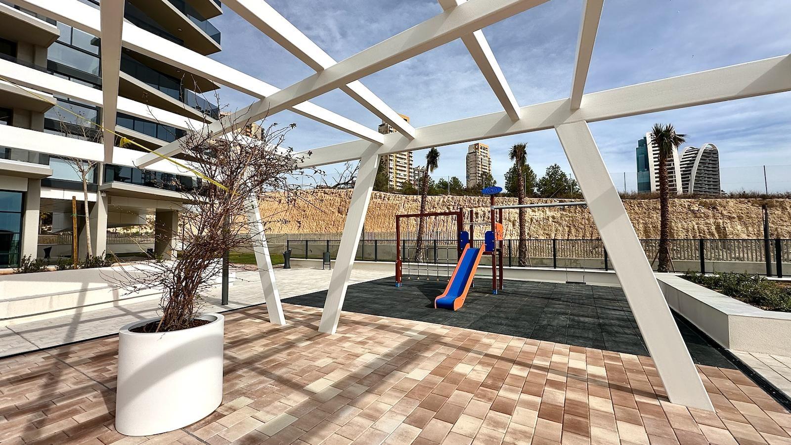 17-19-1 BRAND NIEUW ONTWERP-APPARTEMENT MET ZEEZICHTEN OP PONIËNTE BEACH, BENIDORM