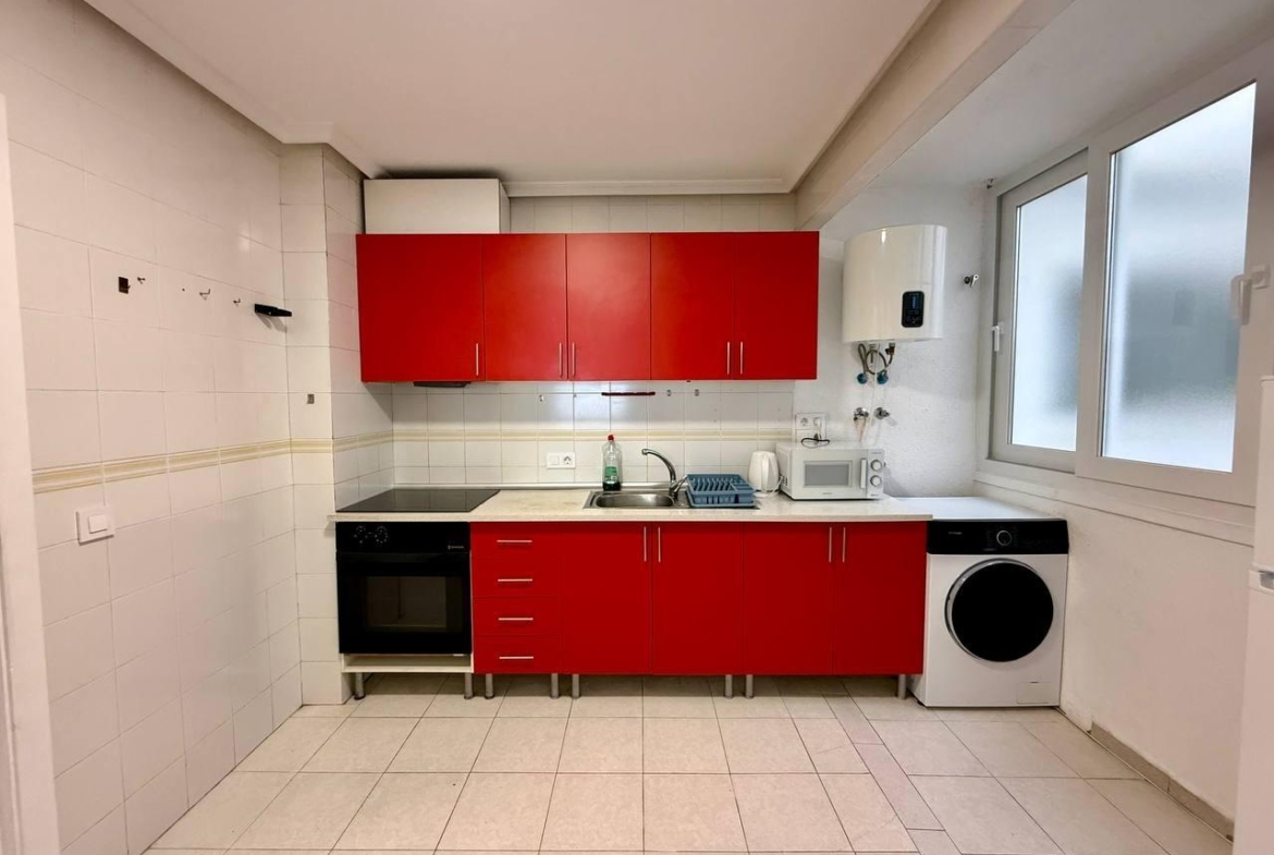 Appartement met 2 slaapkamers, 1 badkamer, 240 m. van het strand en het zwembad