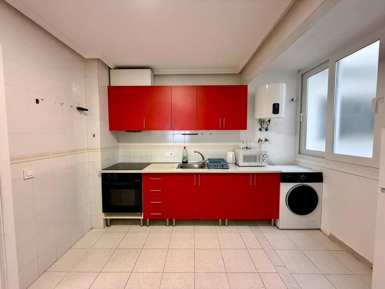 Appartement met 2 slaapkamers, 1 badkamer, 240 m. van het strand en het zwembad