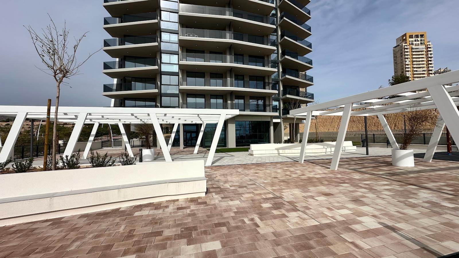 17-21-1 BRAND NIEUW ONTWERP-APPARTEMENT MET ZEEZICHTEN OP PONIËNTE BEACH, BENIDORM