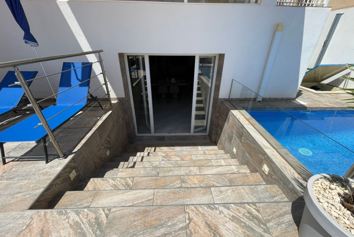 REFORMED HOUSE IN ORIHUELA COSTA! 3 BEDROOMS. BATHROOMS. SAUNA AND PRIVATE POOL.