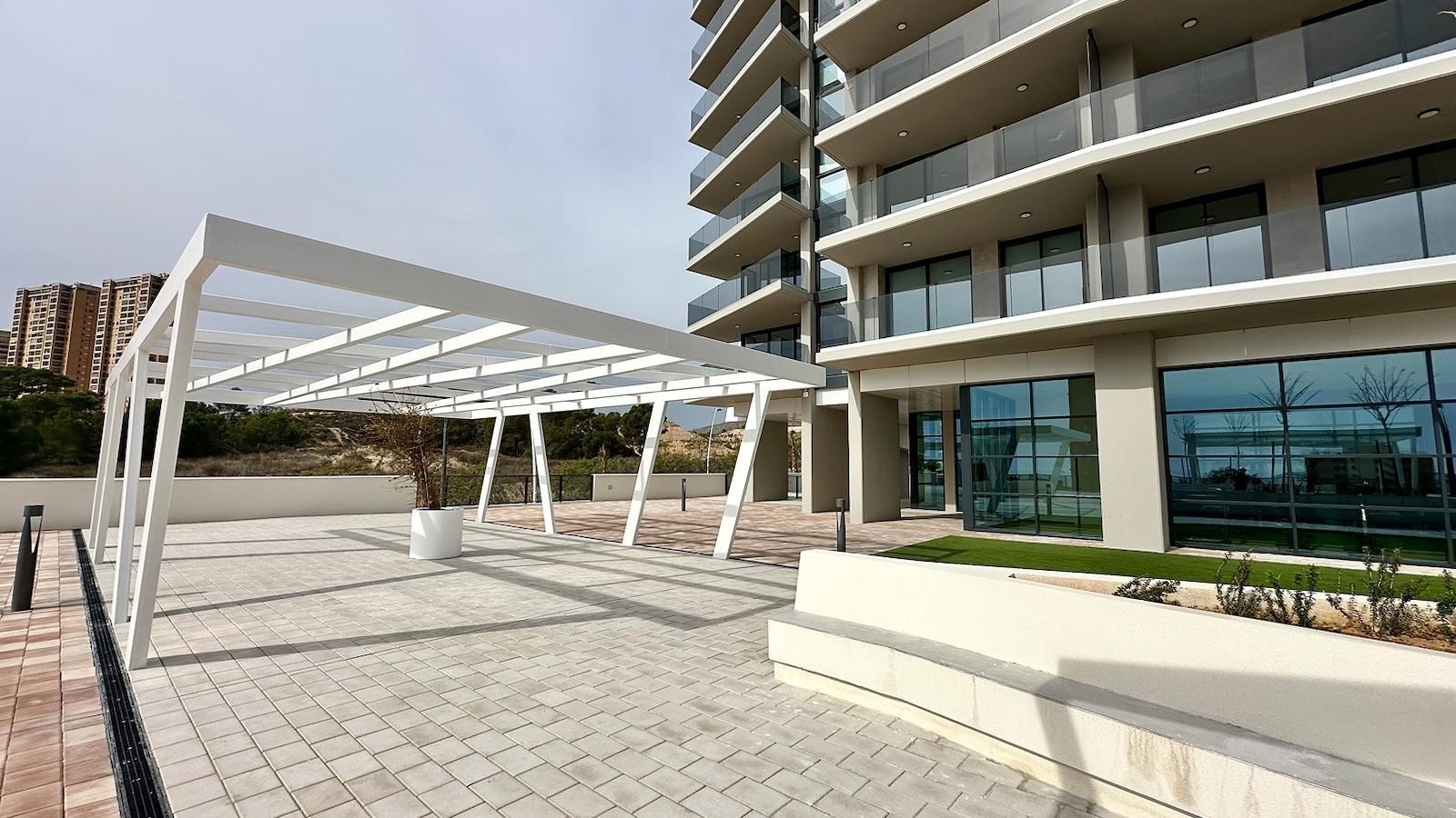 17-22-1 BRAND NIEUW ONTWERP-APPARTEMENT MET ZEEZICHTEN OP PONIËNTE BEACH, BENIDORM