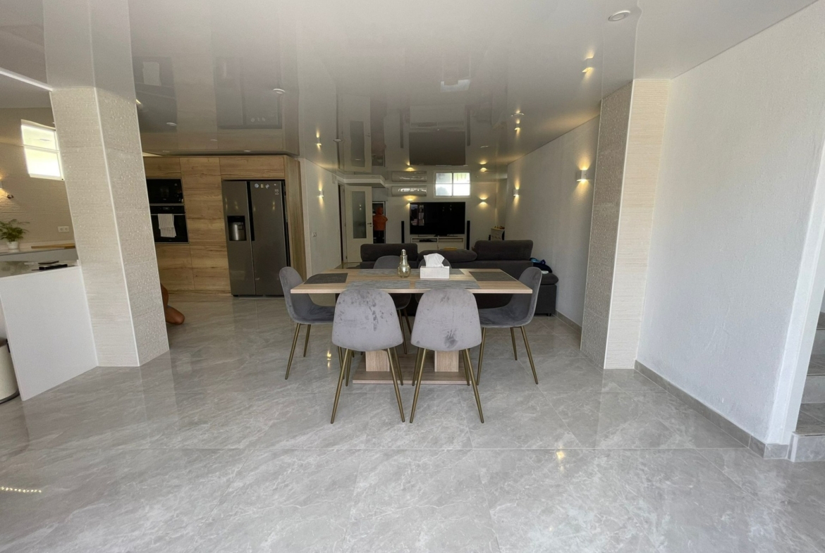REFORMED HOUSE IN ORIHUELA COSTA! 3 BEDROOMS. BATHROOMS. SAUNA AND PRIVATE POOL.