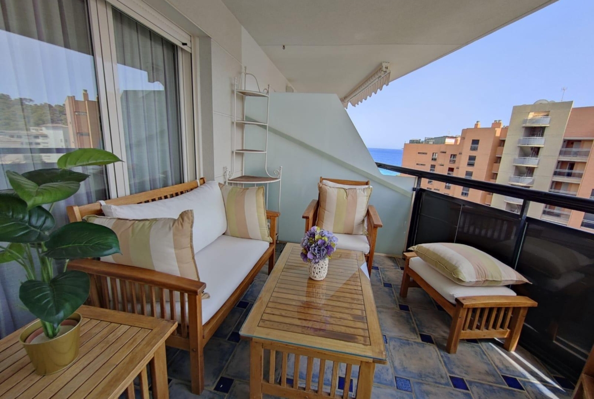 ESPECTACULAR APARTAMENTO DUPLEX EN LA CALA DE VILLAJOYOSA A 300M DE LA PLAYA